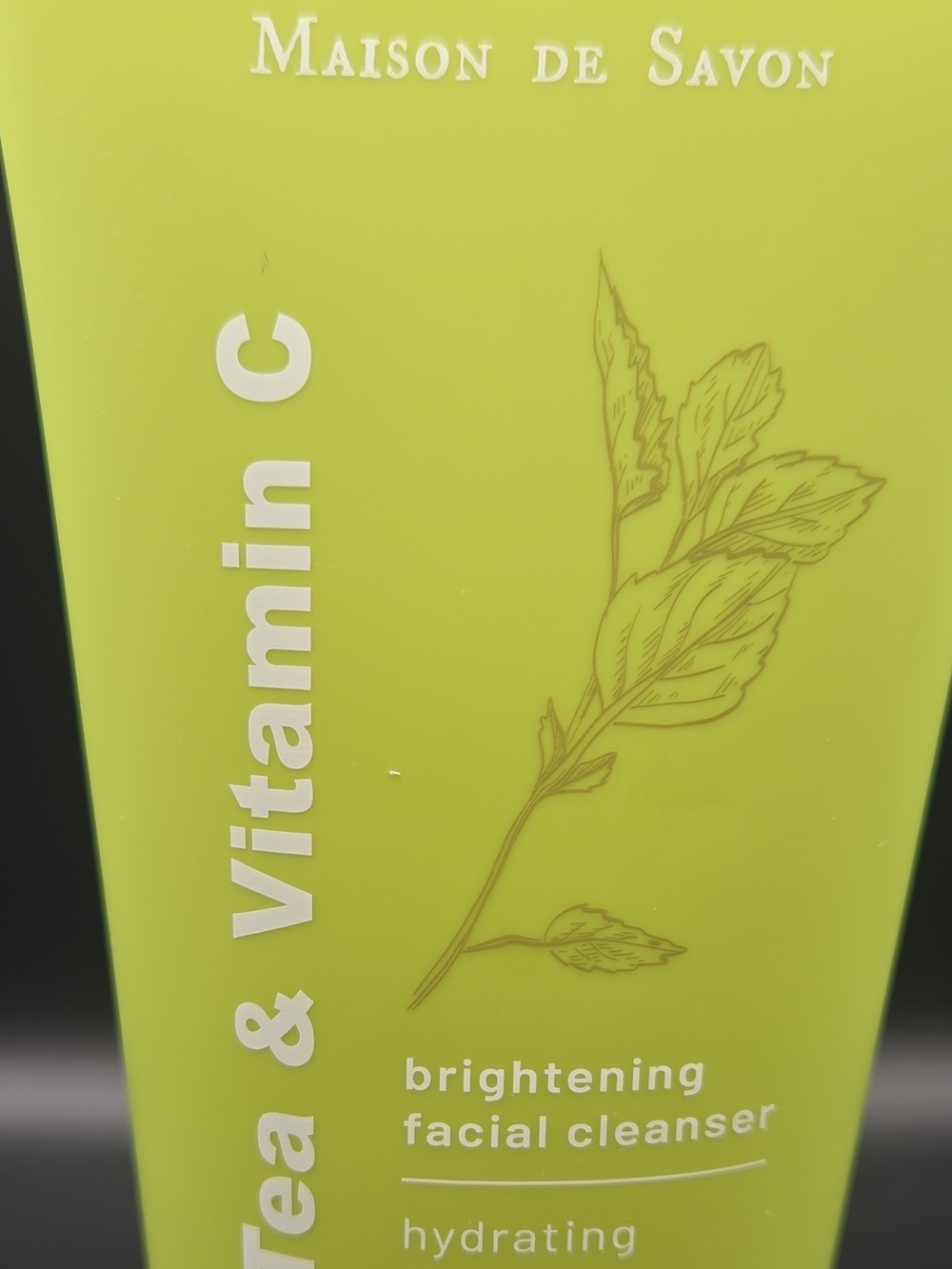 Tea & Vitamin C Brightening Facial Cleanser - Green
